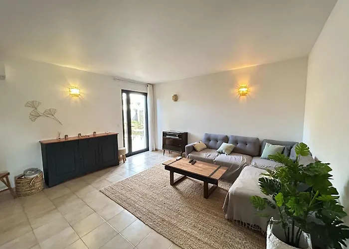 Maison A Deux Pas Des Plages Avec Jardin, Terrasses Et Spa.